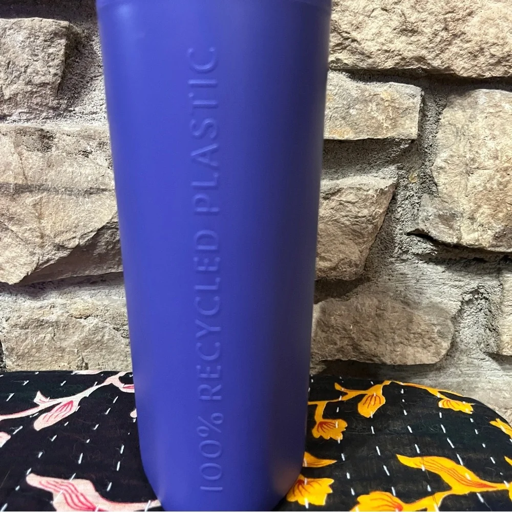 STARBUCKS KITCHEN NWT 2025 Purple Recycled Plastic Triangle Tumbler 16oz 473ML